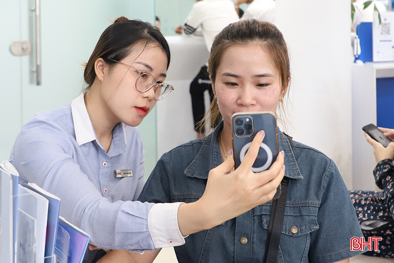 Từ ngày 1/7/2024, khách hàng chuyển tiền qua tài khoản với số tiền trên 10 triệu đồng/lần và 20 triệu đồng/ngày phải xác thực sinh trắc học bằng khuôn mặt. IMG_8314.JPG