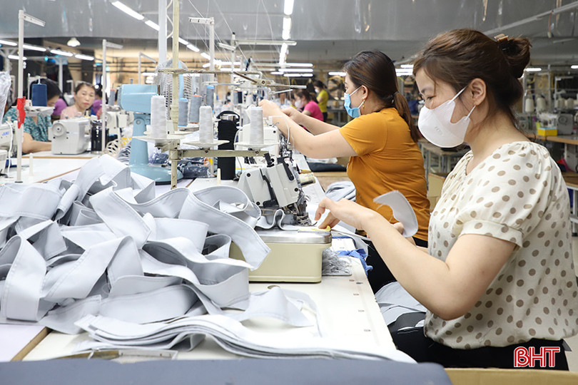 Ngành công nghiệp may mặc Hà Tĩnh đón nhiều tín hiệu tích cực trong những tháng đầu năm mới. IMG_8107.JPG