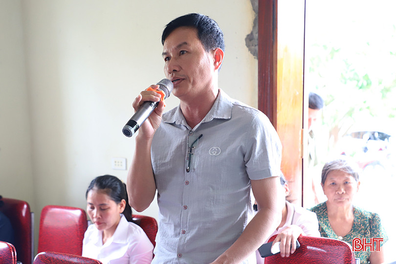 Cử tri Lê Viết Bình - xã Hồng Lộc kiến nghị chính sách hỗ trợ xây dựng hạ tầng sau chuyển đổi ruộng đất. Cử tri Lê Viết Bình - xã Hồng Lộc kiến nghị chính sách hỗ trợ xây dựng hạ tầng sau chuyển đổi ruộng đất.