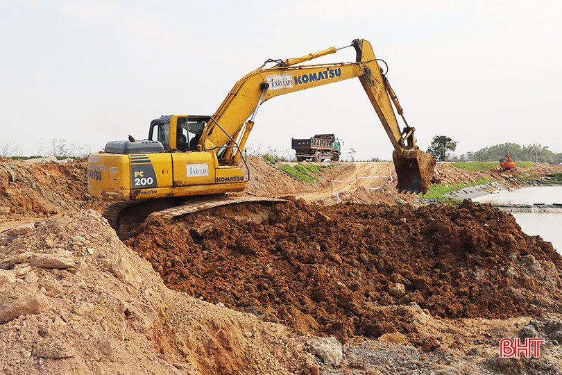 Nhiều doanh nghiệp xây lắp ở Hà Tĩnh khó tiếp cận vốn ngân hàng vì ít có tài sản đảm bảo. 0998.jpg