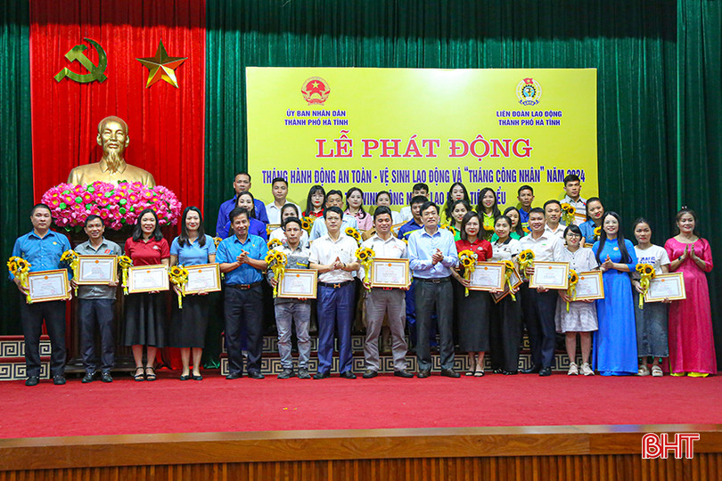 BTC trao khen thưởng 31 cá nhân đã có thành tích xuất sắc trong phong trào thi đua “Lao động giỏi, lao động sáng tạo” năm 2023 - 2024. IMG_0298.jpg