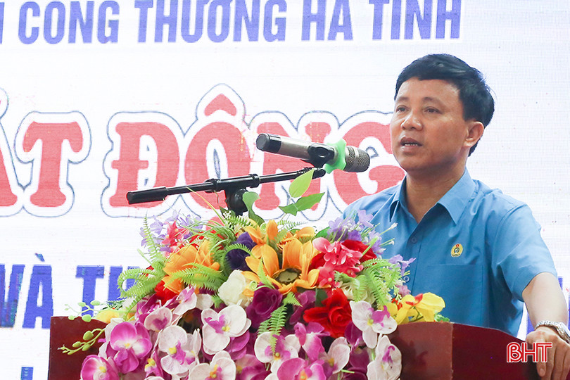 Chủ tịch Liên đoàn Lao động tỉnh Nguyễn Văn Danh: Công đoàn ngành Công thương cần tiếp tục chăm lo, bảo vệ quyền lợi và lợi ích của người lao động; phát động các phong trào thi đua lao động giỏi, lao động sáng tạo. IMG_9317.jpg