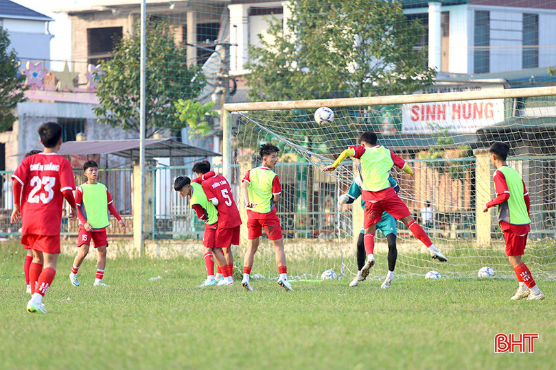 U17 HLHT tích cực tập luyện cho vòng loại U17 quốc gia năm 2024. x1.jpg