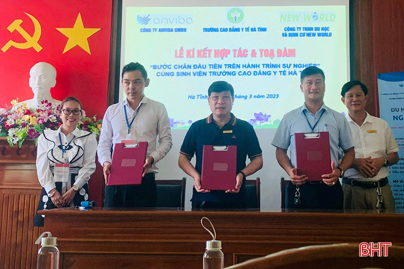 Trường Cao đẳng Y tế Hà Tĩnh hợp tác với một số công ty xuất khẩu lao động tư vấn, giới thiệu việc làm sau khi tốt nghiệp cho sinh viên. z4567359871303_f4b6949a6c679c08fe9830931201c44a (1).jpg