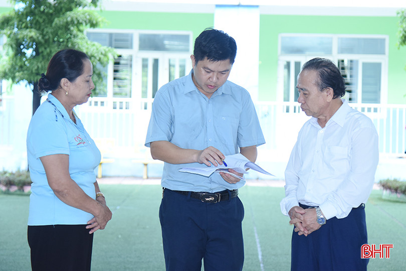 Chuyên viên Ban Tổ chức Thị ủy Kỳ Anh hướng dẫn Đảng bộ Công ty CP Phát triển giáo dục HBE một số nội dung về công tác Đảng. DSC_3a761 copy.jpg