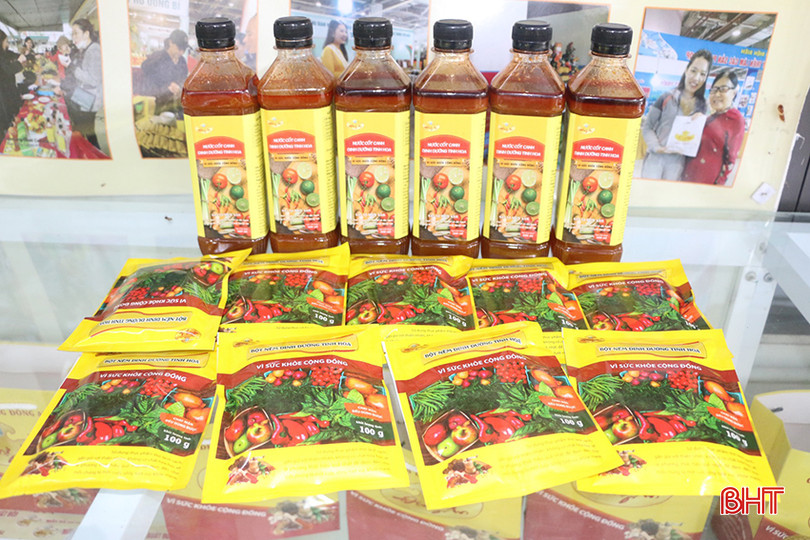 Sản phẩm “Bột nêm dinh dưỡng Tinh Hoa” và “Nước cốt canh dinh dưỡng Tinh Hoa” của cơ sở sản xuất Đông An đã đạt chuẩn OCOP 3 sao. z5314755515049_0f539949186b80c05c911e771f4fc704.jpg