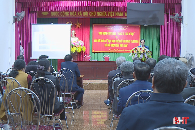 Ngày 3/3, nhiều chi bộ đảng ở TP Hà Tĩnh tổ chức đồng loạt sinh hoạt chuyên đề "Đảng ta thật là vĩ đại". aaa.jpg
