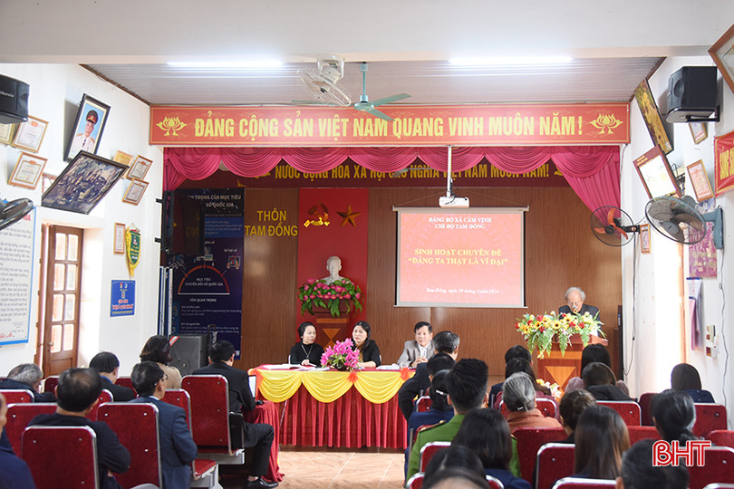 Chi bộ thôn Tam Đồng (Cẩm Vịnh) tổ chức sinh hoạt chuyên đề "Đảng ta thật là vĩ đại". aDSC_1569 copy.jpg