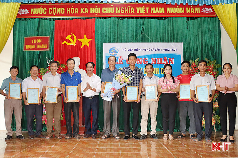 Đến nay, toàn tỉnh đã có 232 hội viên danh dự là nam giới. saaassr copy.jpg