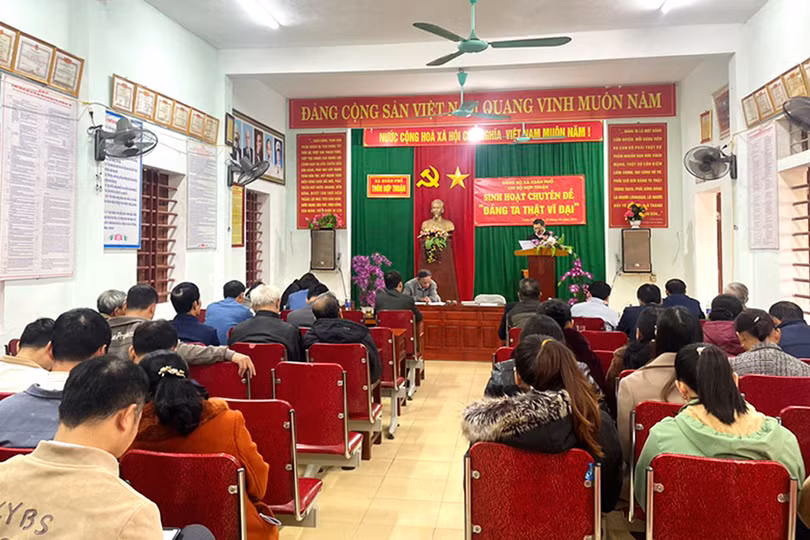 Từ tháng 3/2024, gắn với sinh hoạt chuyên đề “Đảng ta thật vĩ đại”, Ban Tuyên giáo Huyện ủy Nghi Xuân cũng hướng dẫn các chi bộ lồng ghép sinh hoạt các nội dung về đồng chí Tổng Bí thư Trần Phú.