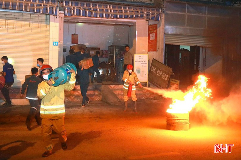 Việc tổ chức hội thi góp phần đưa hoạt động của các “Tổ liên gia an toàn PCCC” tại các địa phương đi vào thực chất. 152d0210258t21877l0.jpg