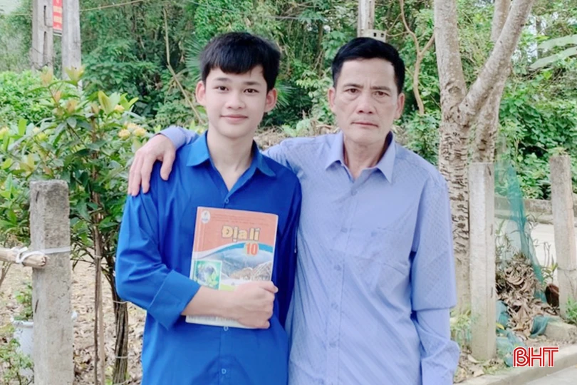 Ông Lương Quốc Trí tự hào về sự nỗ lực của con trai.