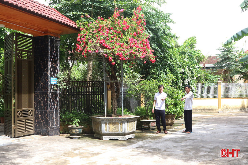 Hơn 100m 2 đất được gia đình ông Phạm Công Tác hiến đã góp phần mở rộng đường làng của thôn 2. z5576217215441_d7e91f472deface9bfab8f5372e053cf.jpg