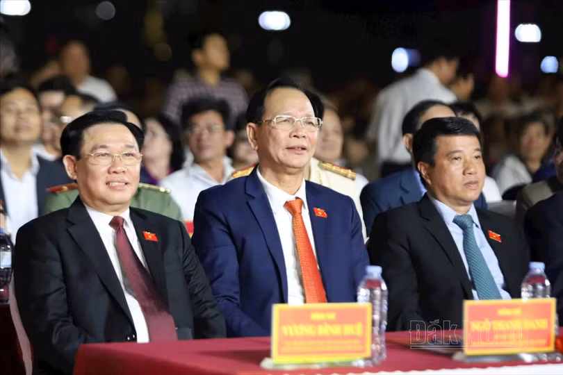 Đồng chí Vương Đình Huệ, Ủy viên Bộ Chính trị, Chủ tịch Quốc hội dự Lễ kỷ niệm 20 năm Ngày tái lập tỉnh Đắk Nông