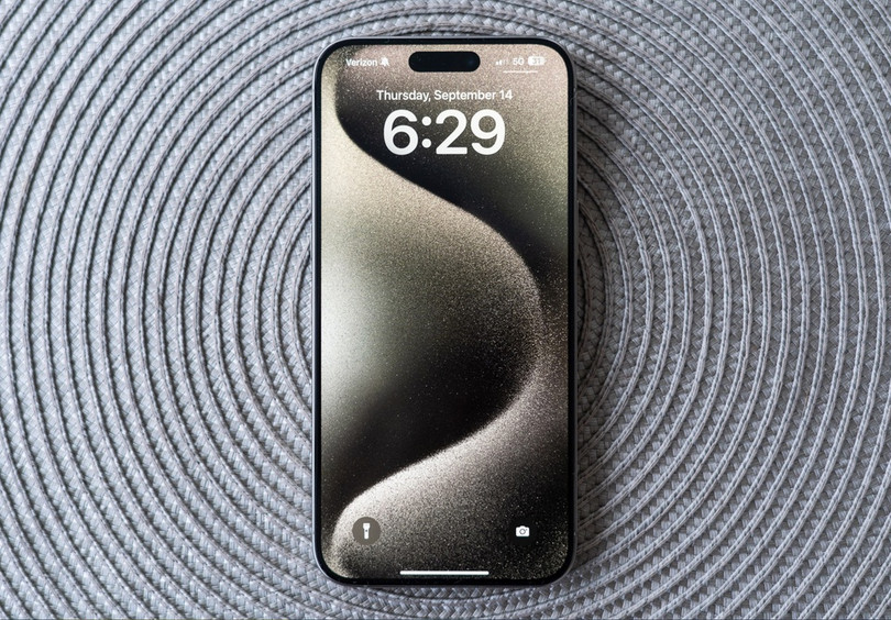 iPhone 15 Pro Max. Ảnh: The Verge iPhone 15 Pro Max. Ảnh: The Verge