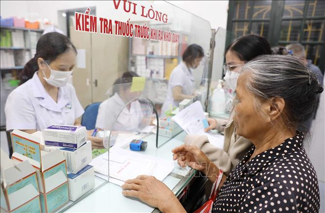 Đảm bảo thuốc cho người bệnh tại cơ sở y tế. Ảnh: TTXVN Đảm bảo thuốc cho người bệnh tại cơ sở y tế. Ảnh: TTXVN