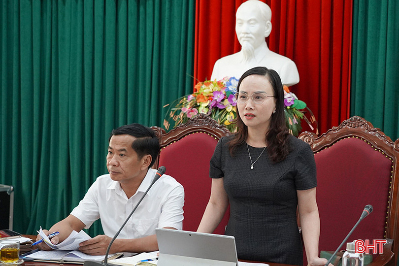 Bí thư Huyện ủy Can Lộc Đặng Thị Quỳnh Diệp phát biểu chỉ đạo tại hội nghị. DSC00349.JPG
