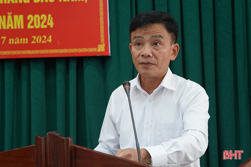 Phó Bí thư Thường trực Huyện ủy Can Lộc Bùi Văn Sơn trình bày báo cáo. DSC00097 (1).JPG