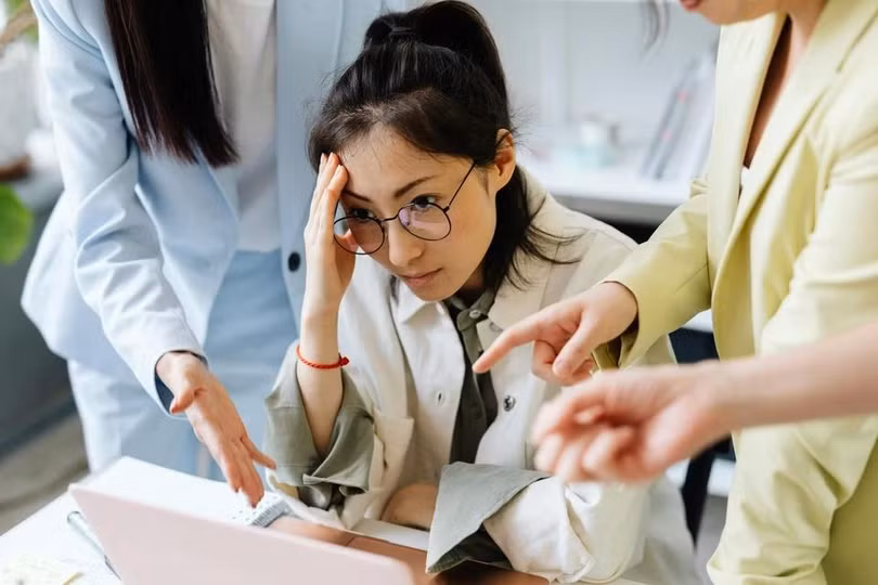 Thay vì xử lý, nhiều nhân viên Gen Z để những email cứ thế chồng chất lên nhau. Ảnh minh họa: Karolina Grabowska/Pexels.