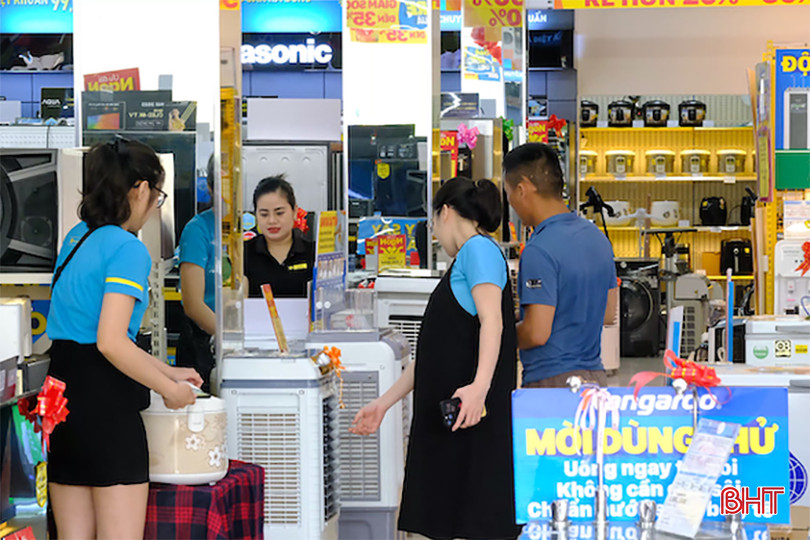 Thị trường các thiết bị làm mát ở Hà Tĩnh dần sôi động trước mùa nắng nóng. anht.jpg
