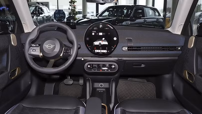 Màn hình HUD sau vô lăng được loại bỏ. Ảnh: CarnewsChina.