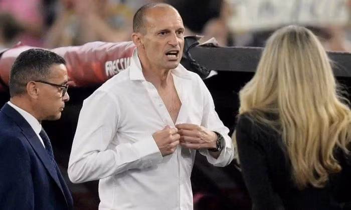 HLV Allegri nổi giận trong ngày Juve vô địch Coppa Italy. Ảnh: Reuters.