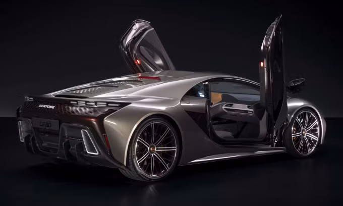 Siêu xe sử dụng động cơ 5.2 V10 công suất 1.085 mã lực. Ảnh: Bertone