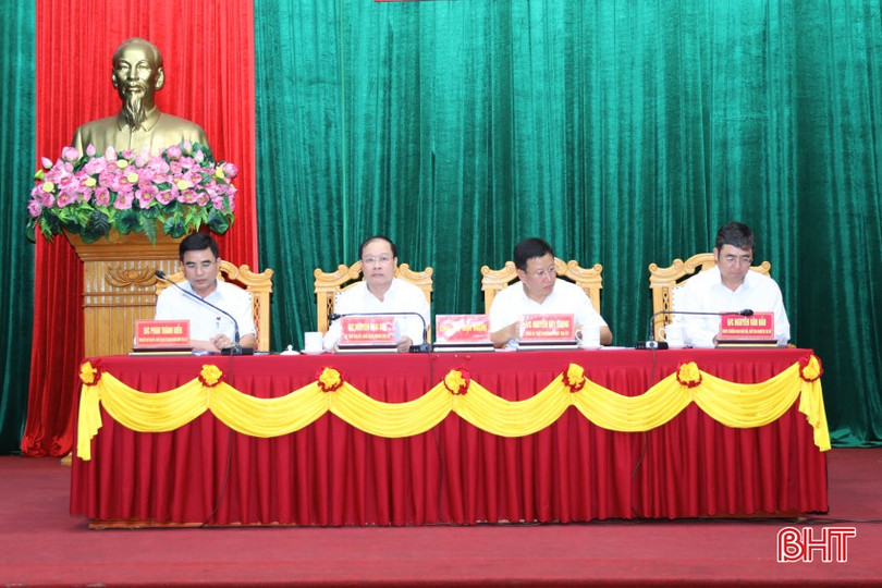 Chủ trì điều hành hội nghị đối thoại. plo.jpeg