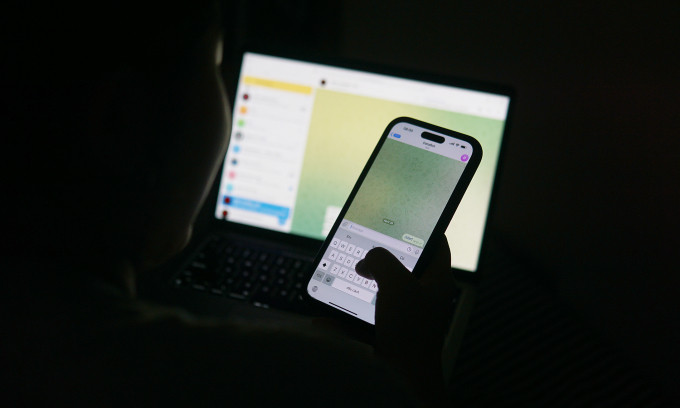 Một chiếc smartphone đang mở ứng dụng Telegram. Ảnh: Lưu Quý Một chiếc smartphone đang mở ứng dụng Telegram. Ảnh: Lưu Quý
