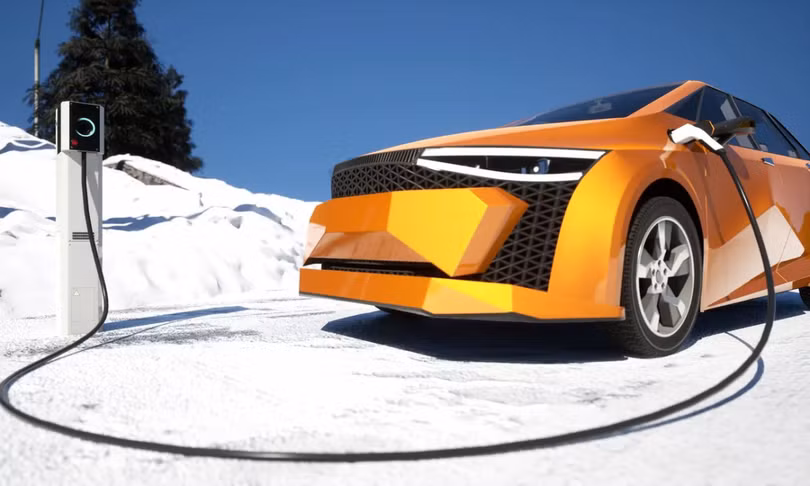 Cắm sạc khi khởi động trong điều kiện thời tiết lạnh sẽ giúp giảm tiêu hao năng lượng của pin.