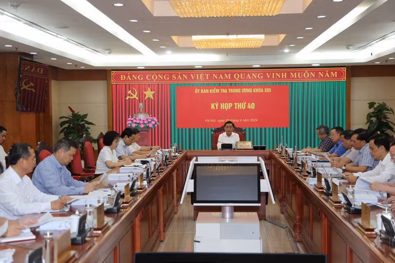 Đồng chí Trần Cẩm Tú, Ủy viên Bộ Chính trị, Bí thư Trung ương Đảng, Chủ nhiệm Ủy ban Kiểm tra Trung ương chủ trì Kỳ họp thứ 40. Ảnh: UBKTTW