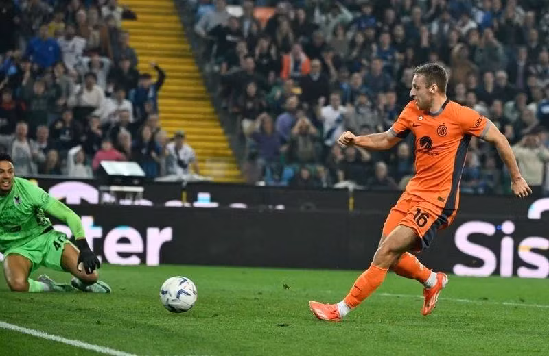 Tình huống đệm bóng cận thành ấn định tỷ số 2-1 của Frattes