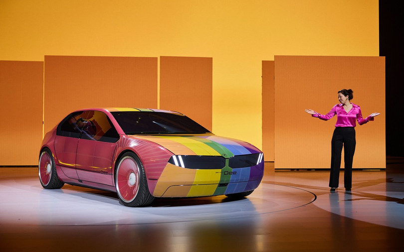 Ô tô đổi màu ảnh 1