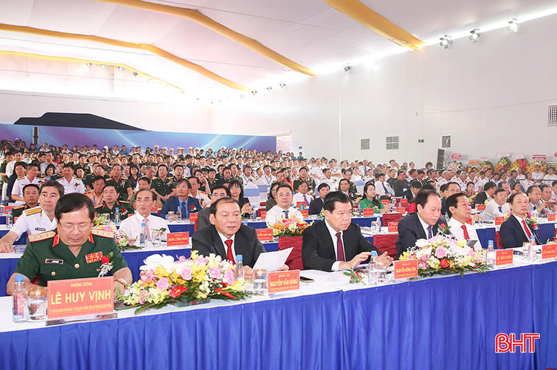Các đại biểu tham dự buổi lễ. 5 copy.jpg