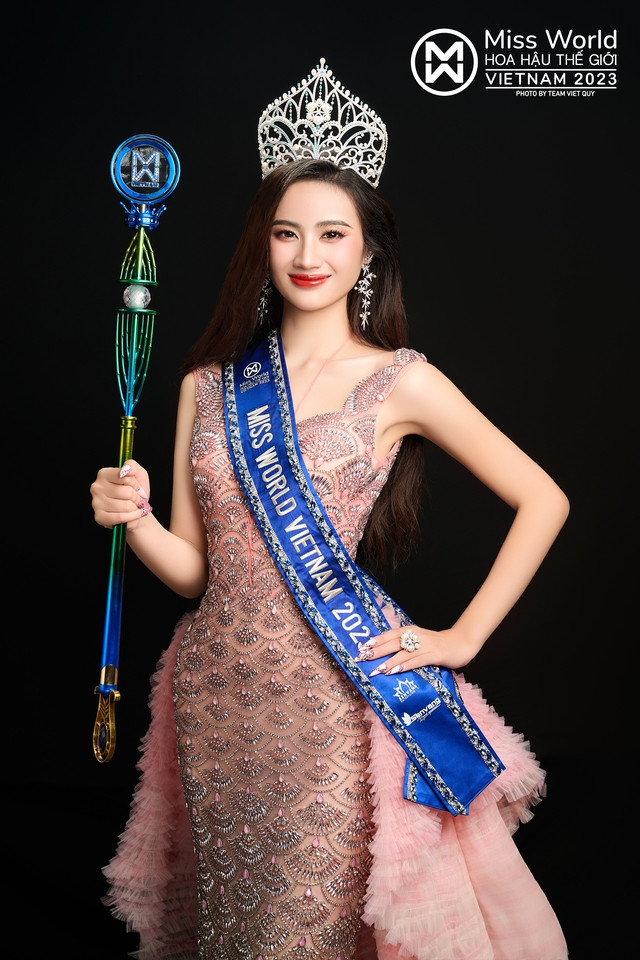 Ý Nhi đăng quang Miss World Vietnam 2023.