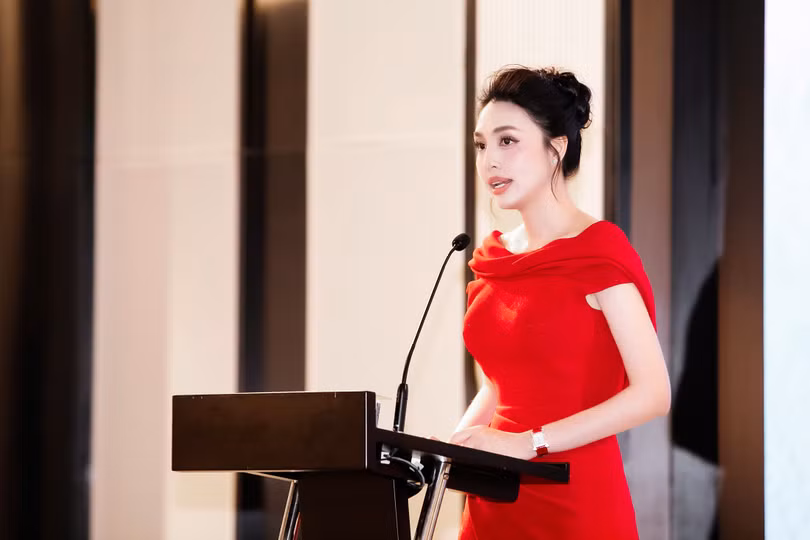 Bà Huỳnh Thanh Tuyền, đại diện nhà sản xuất chia sẻ về Đảo thiên đường.