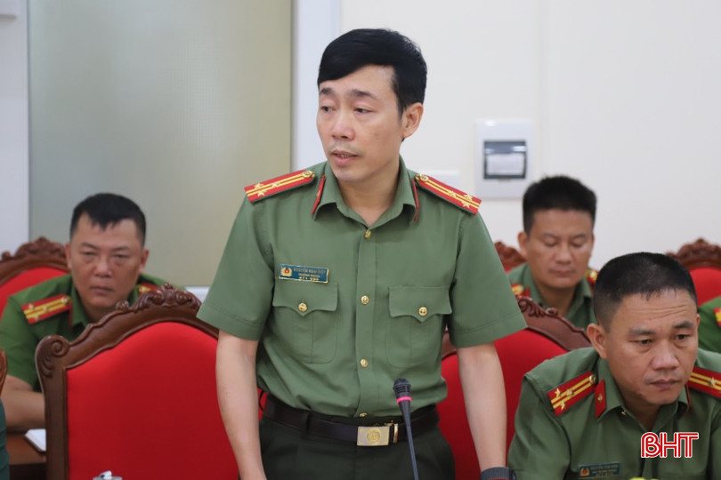 Thượng tá Nguyễn Hoài Việt - Trưởng phòng An ninh chính trị nội bộ cho ý kiến về Luật Cảnh vệ. IMG_3499.jpg