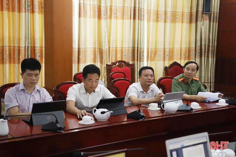 Đại biểu tham dự tại điểm cầu Hà Tĩnh. 852d6f872d658f3bd674.jpg