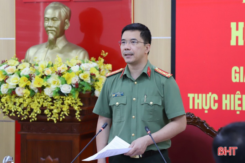 Đại tá Nguyễn Hồng Phong – Giám đốc Công an tỉnh phát biểu tại hội nghị giao ban. IMG_2875.jpg