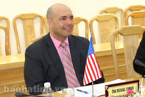 Đoàn công tác Đại sứ quán Hoa Kỳ tại VN thăm, làm việc tại Hà Tĩnh ảnh 2