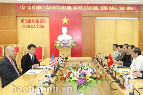 Đoàn công tác Đại sứ quán Hoa Kỳ tại VN thăm, làm việc tại Hà Tĩnh ảnh 1