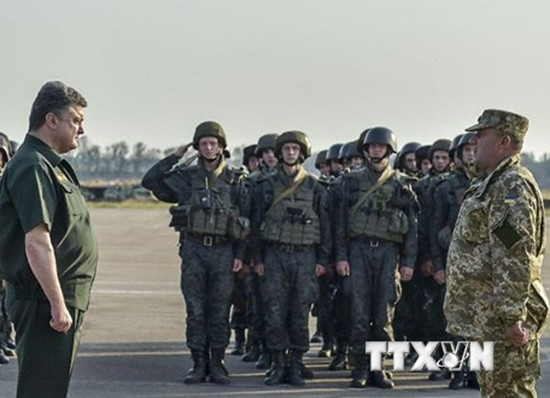 Ông Poroshenko: Ukraine đã sẵn sàng cho chiến tranh tổng lực ảnh 1