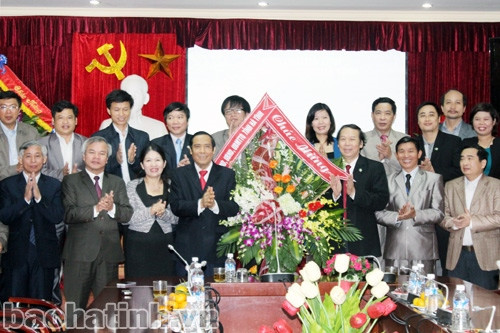 Lãnh đạo tỉnh chúc mừng Ngày Nhà giáo VN và Ngày truyền thống ngành Thanh tra ảnh 3