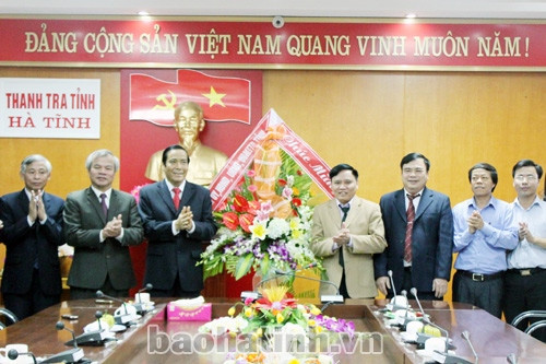 Lãnh đạo tỉnh chúc mừng Ngày Nhà giáo VN và Ngày truyền thống ngành Thanh tra ảnh 4