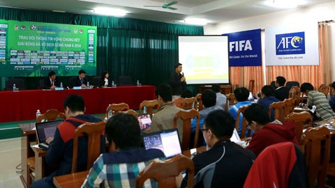 Quang cảnh buổi trao đổi thông tin giới thiệu VCK AFF Suzuki Cup 2014