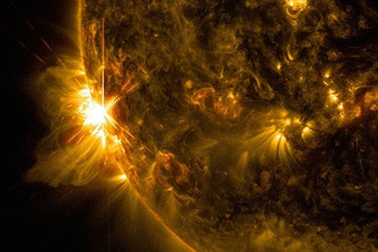 Thực hư chuyện Trái đất chìm trong bóng tối ảnh 1