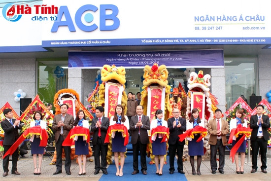 Lãnh đạo TX. Kỳ Anh, huyện Kỳ Anh và Ngân hàng Á Châu cắt băng khai trương Phòng giao dịch ACB Kỳ Anh