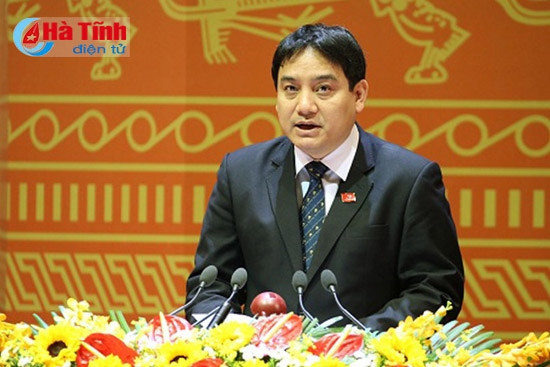 Bí thư Thứ nhất Trung ương Đoàn Nguyễn Đắc Vinh trình bày tham luận Bí thư Thứ nhất Trung ương Đoàn Nguyễn Đắc Vinh trình bày tham luận