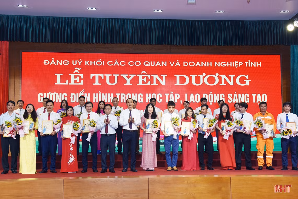 Phát huy vai trò nêu gương của cán bộ, đảng viên Khối CCQ&DN Hà Tĩnh