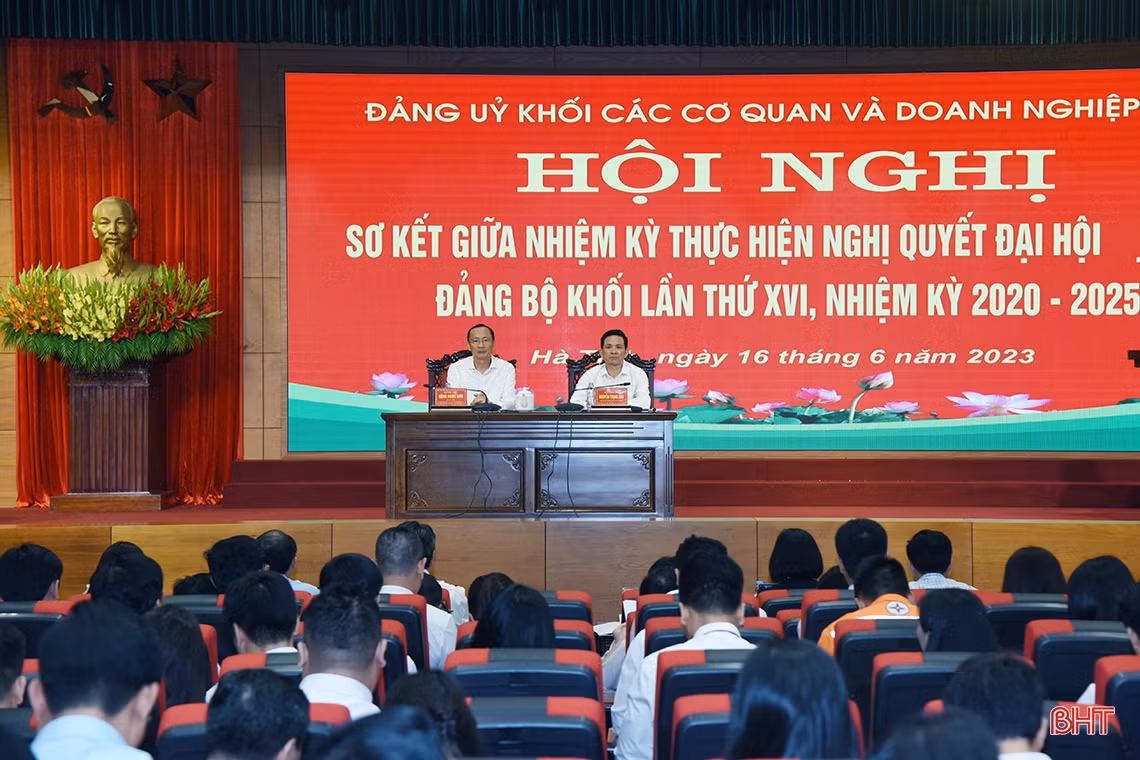 Phát huy vai trò nêu gương của cán bộ, đảng viên Khối CCQ&DN Hà Tĩnh